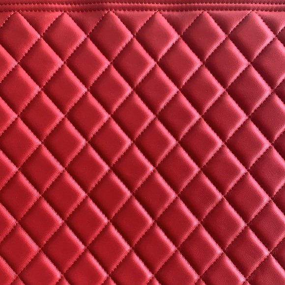 Chanel Le Boy large O Case in lambskin - Picture 10 of 13